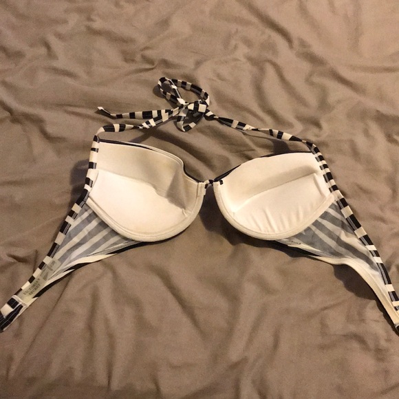 Victoria’s Secret swim suit top - Picture 2 of 4